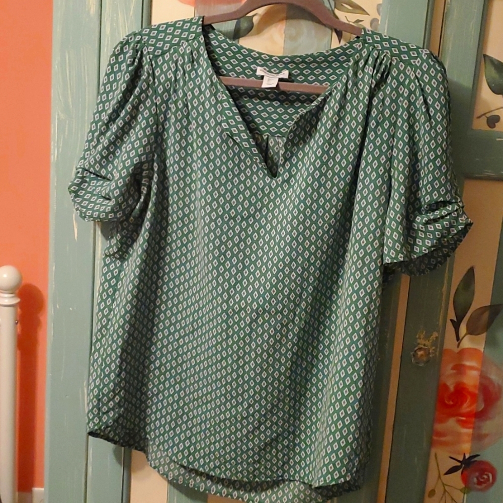 Airy, comfy blouse in green and pattern